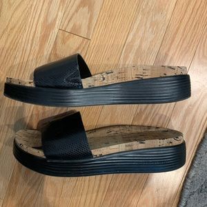Black Donald Pliner Fifi sandals, excellent condition